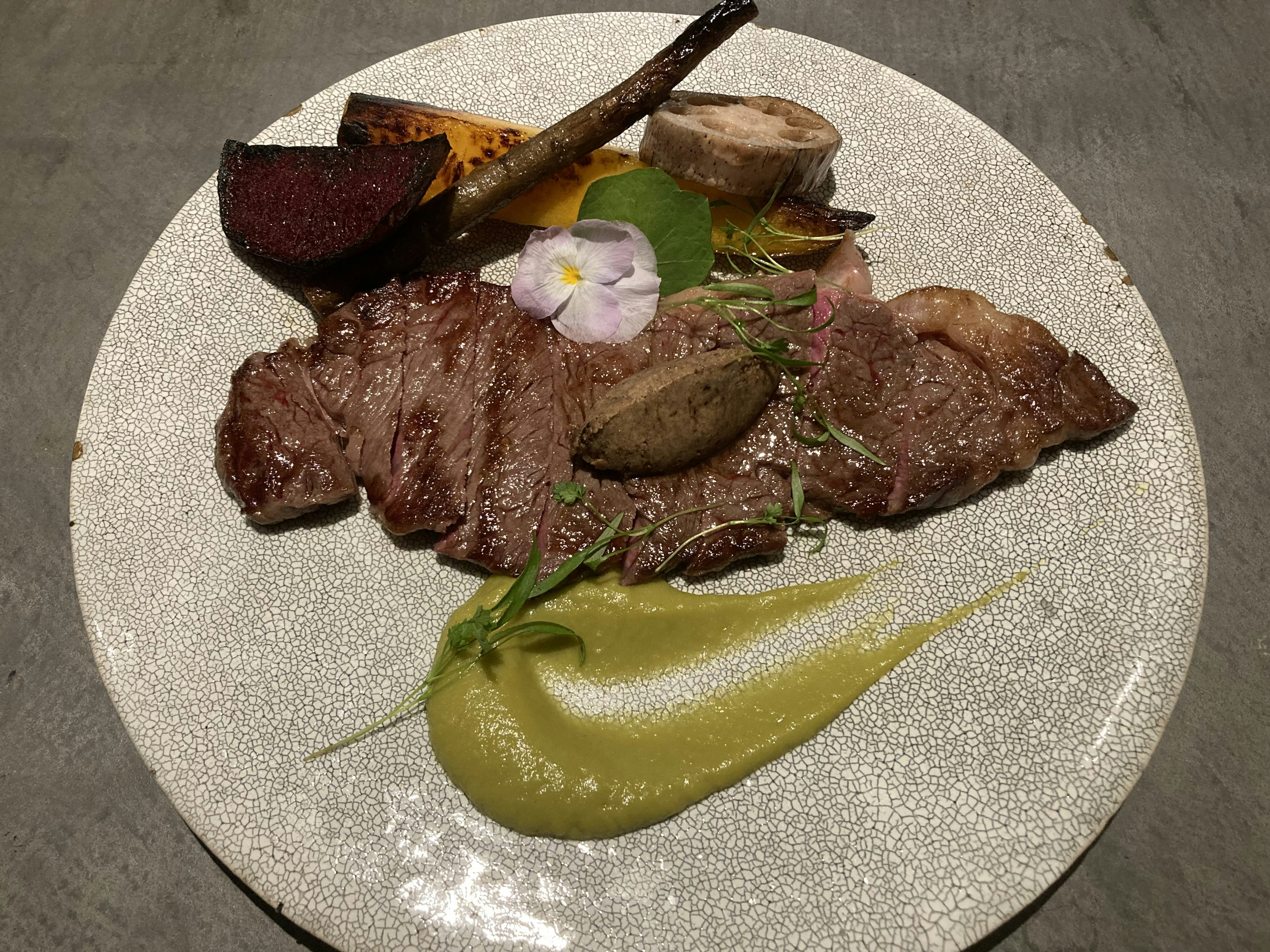 Beef Steak with Garlic Sauce