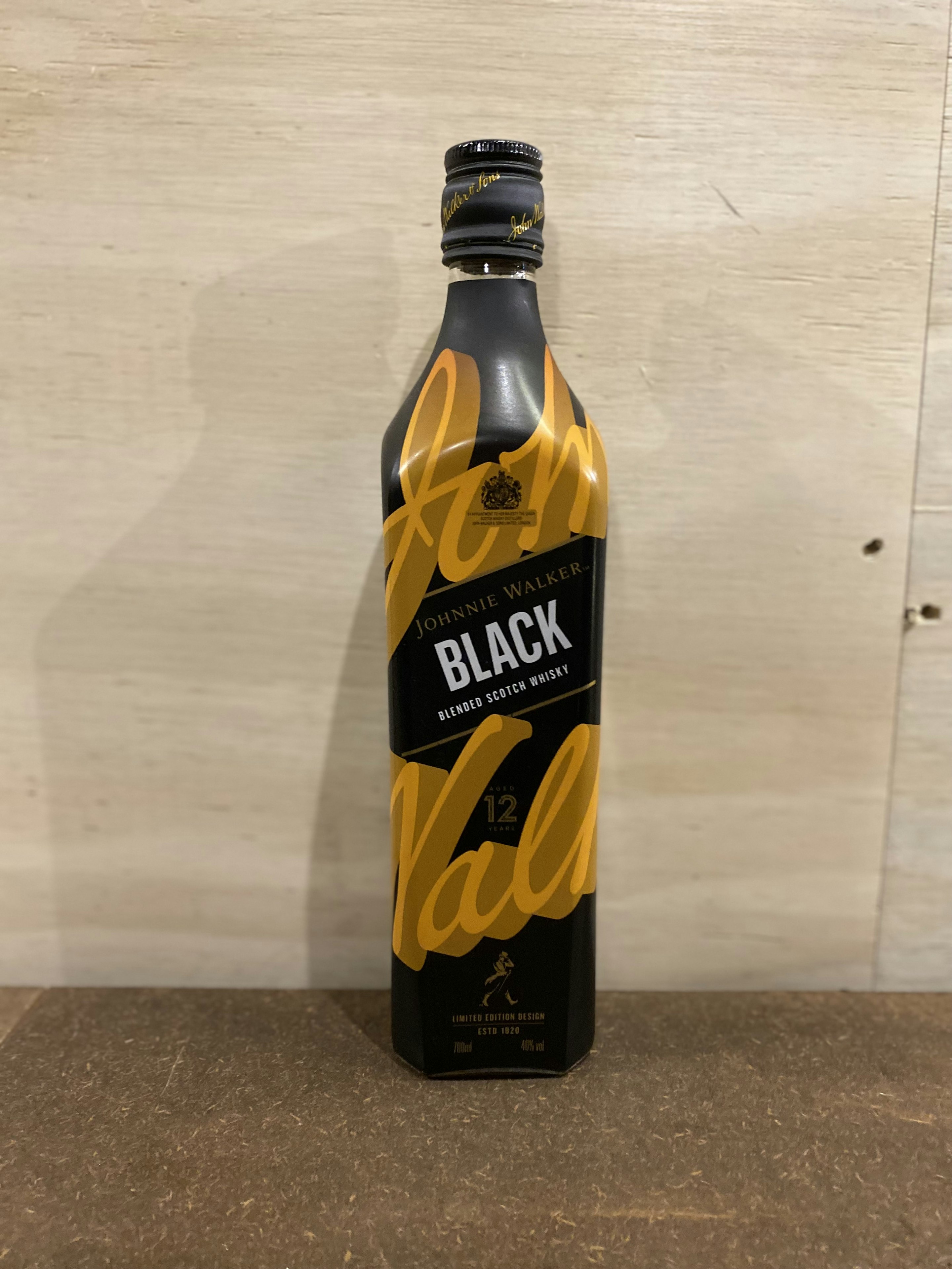 JOHNNIE WALKER BLACK