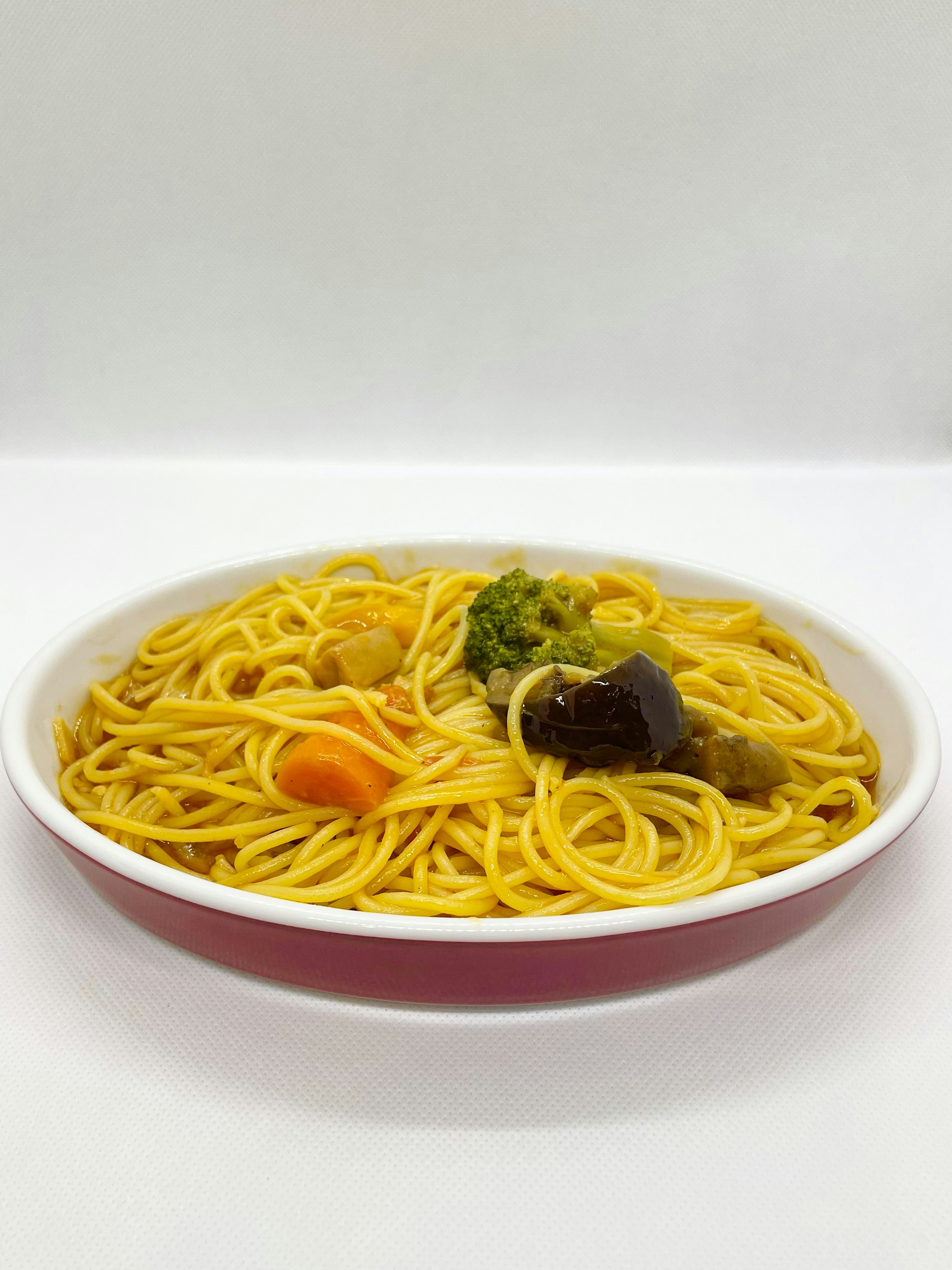 トマトソースパスタ