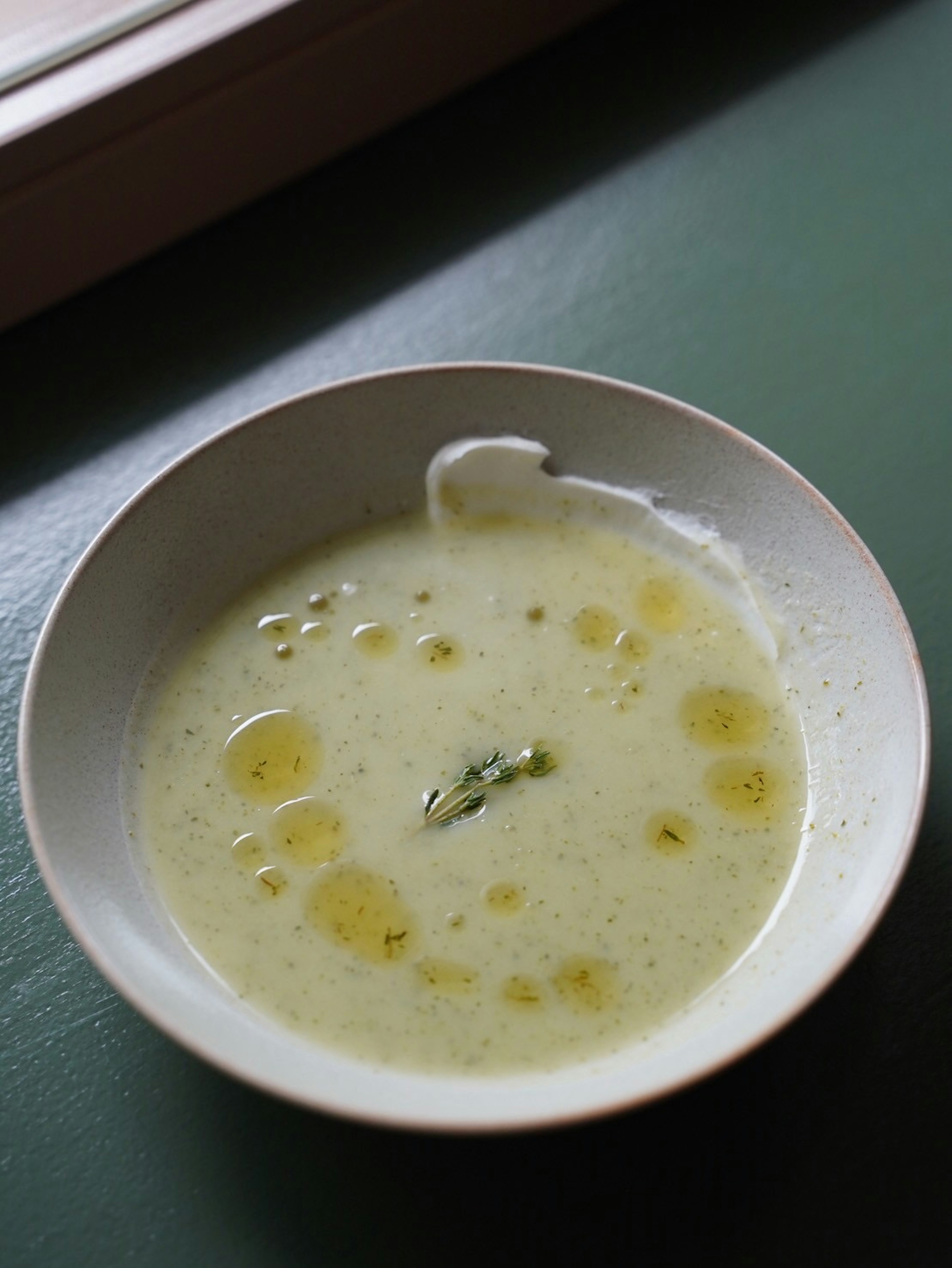 季節のスープ！ズッキーニとタイムのポタージュ。