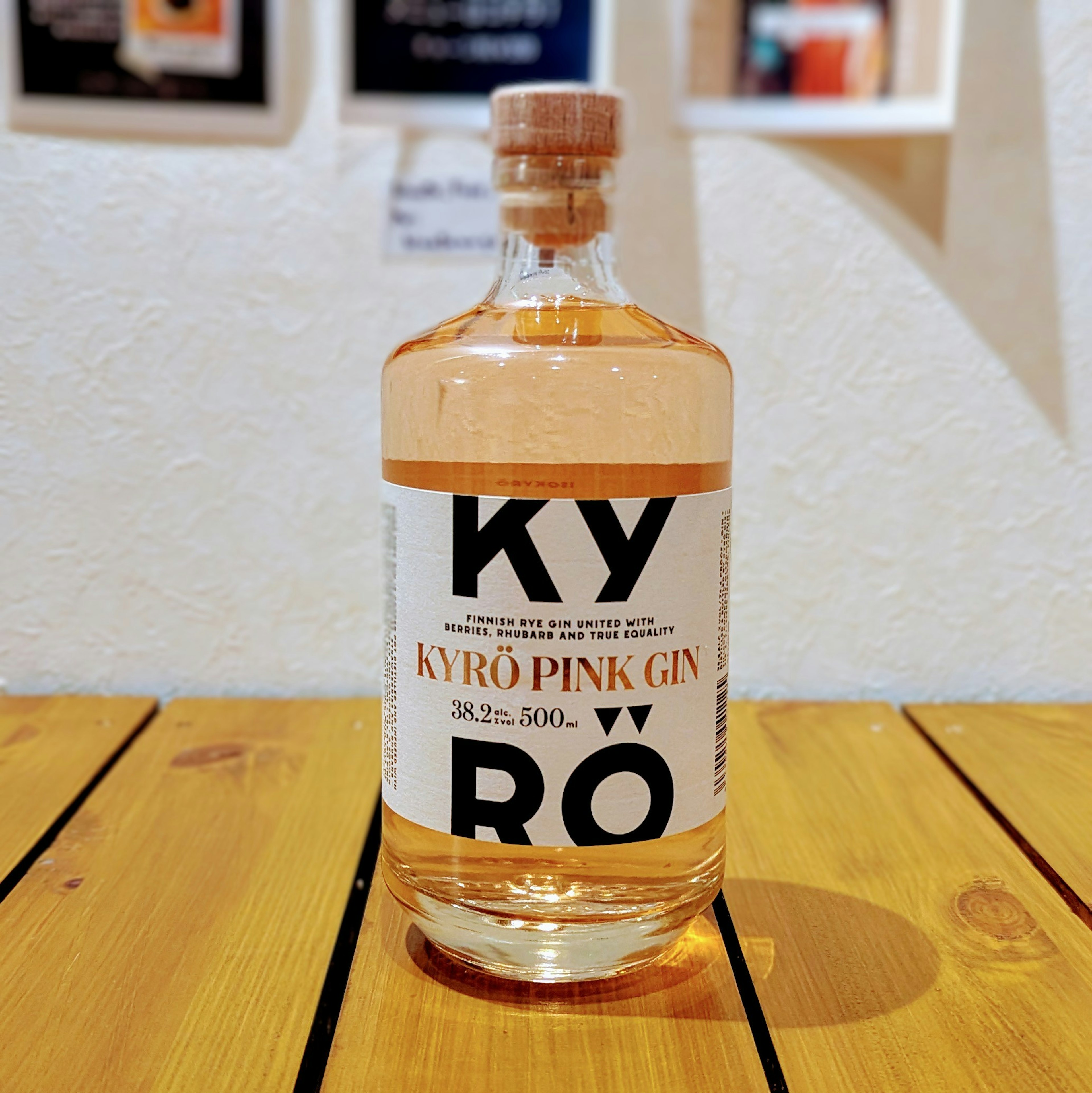 KYRO PINK GIN (キュロピンクジン)