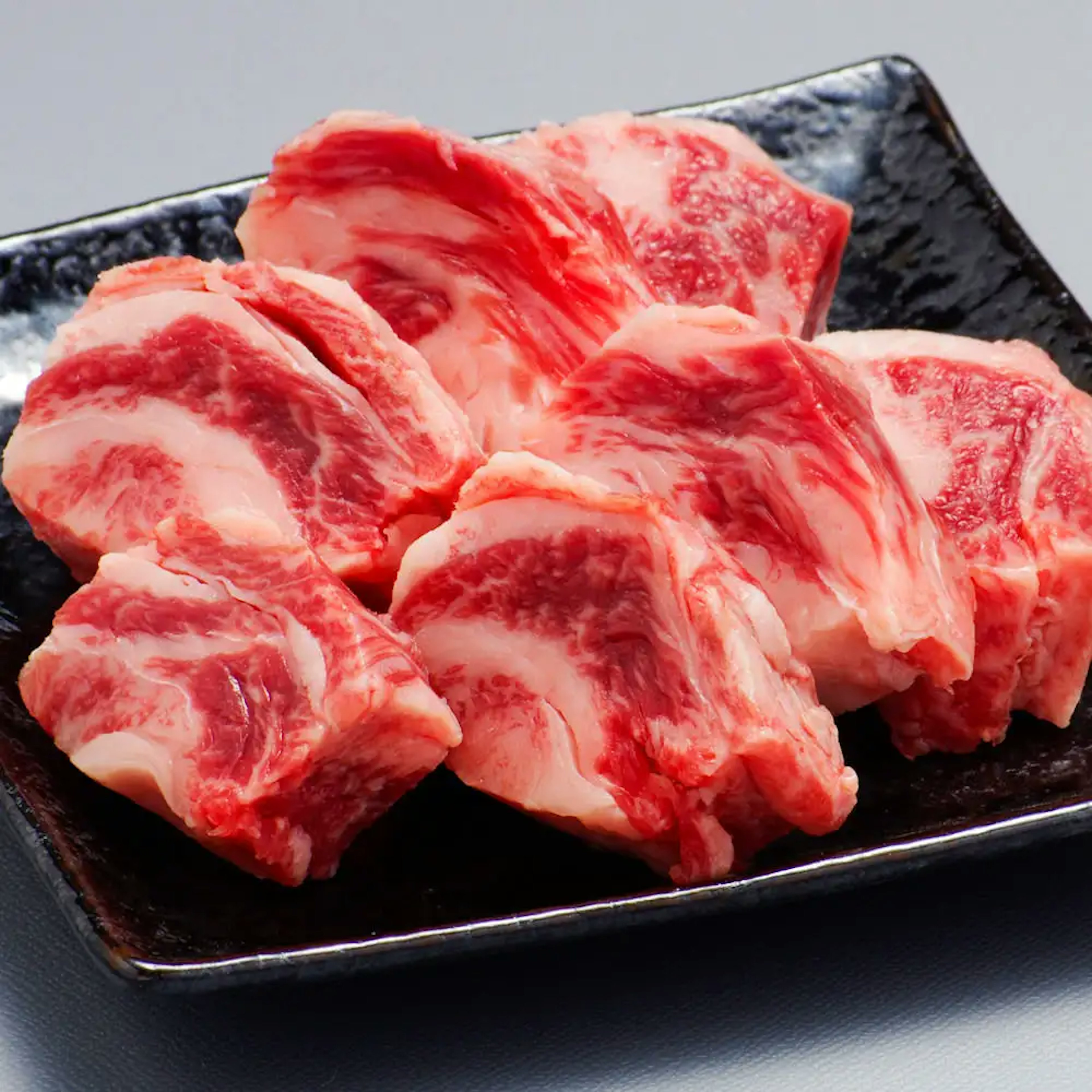 骨付き牛カルビ100g