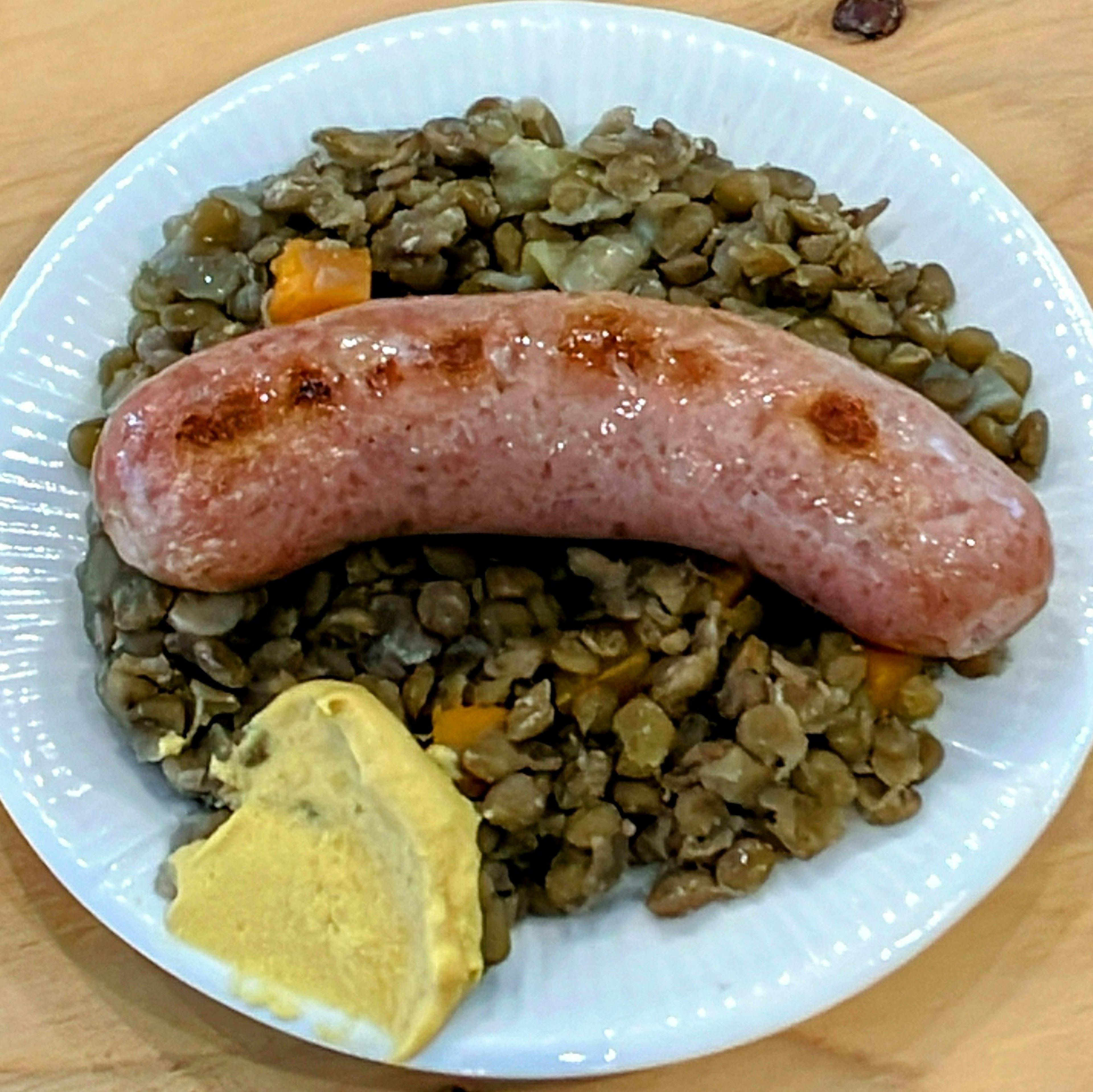 フランクフルトとレンズ豆煮込み