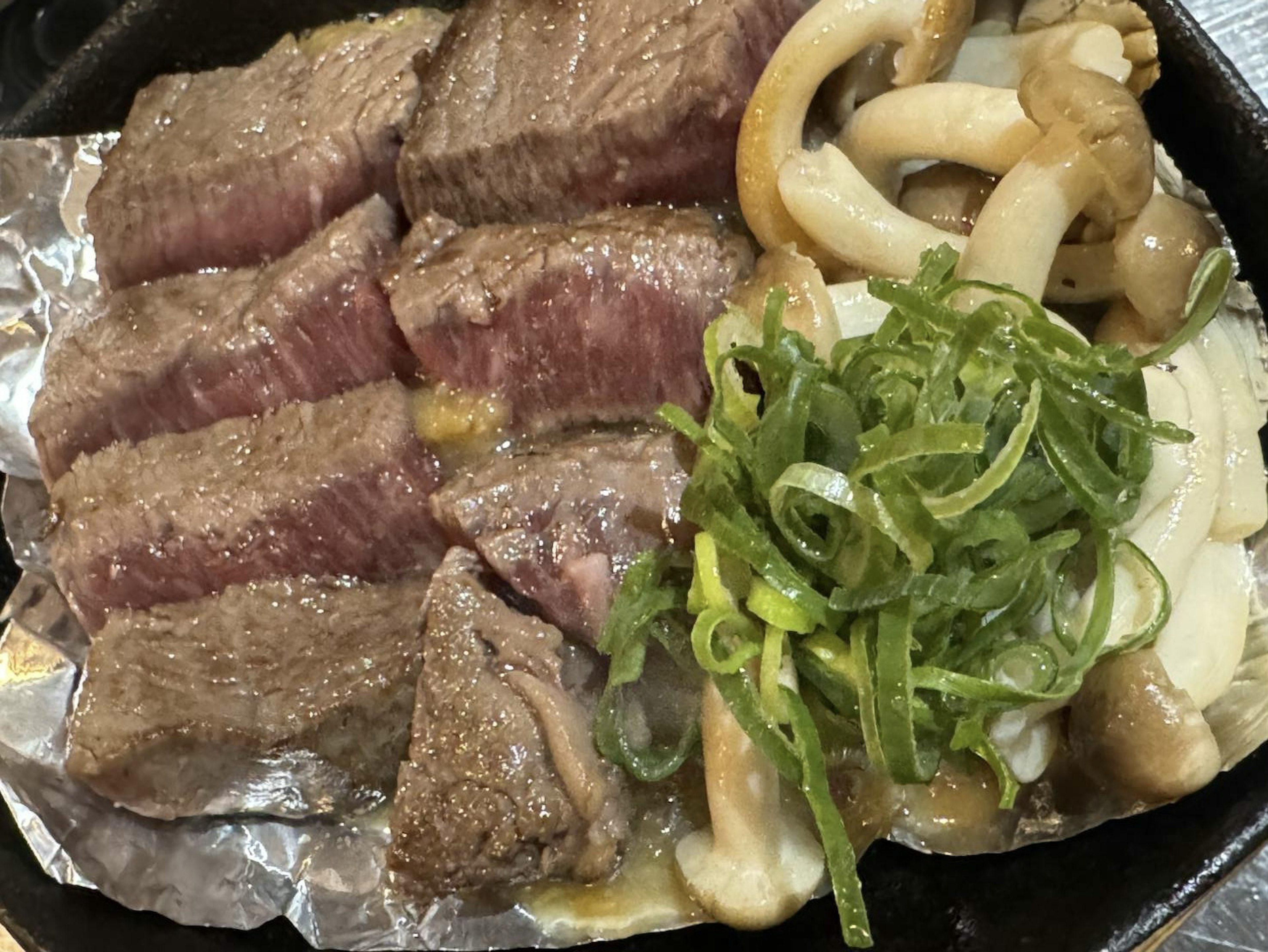 和牛ステーキ朴葉みそ焼き風