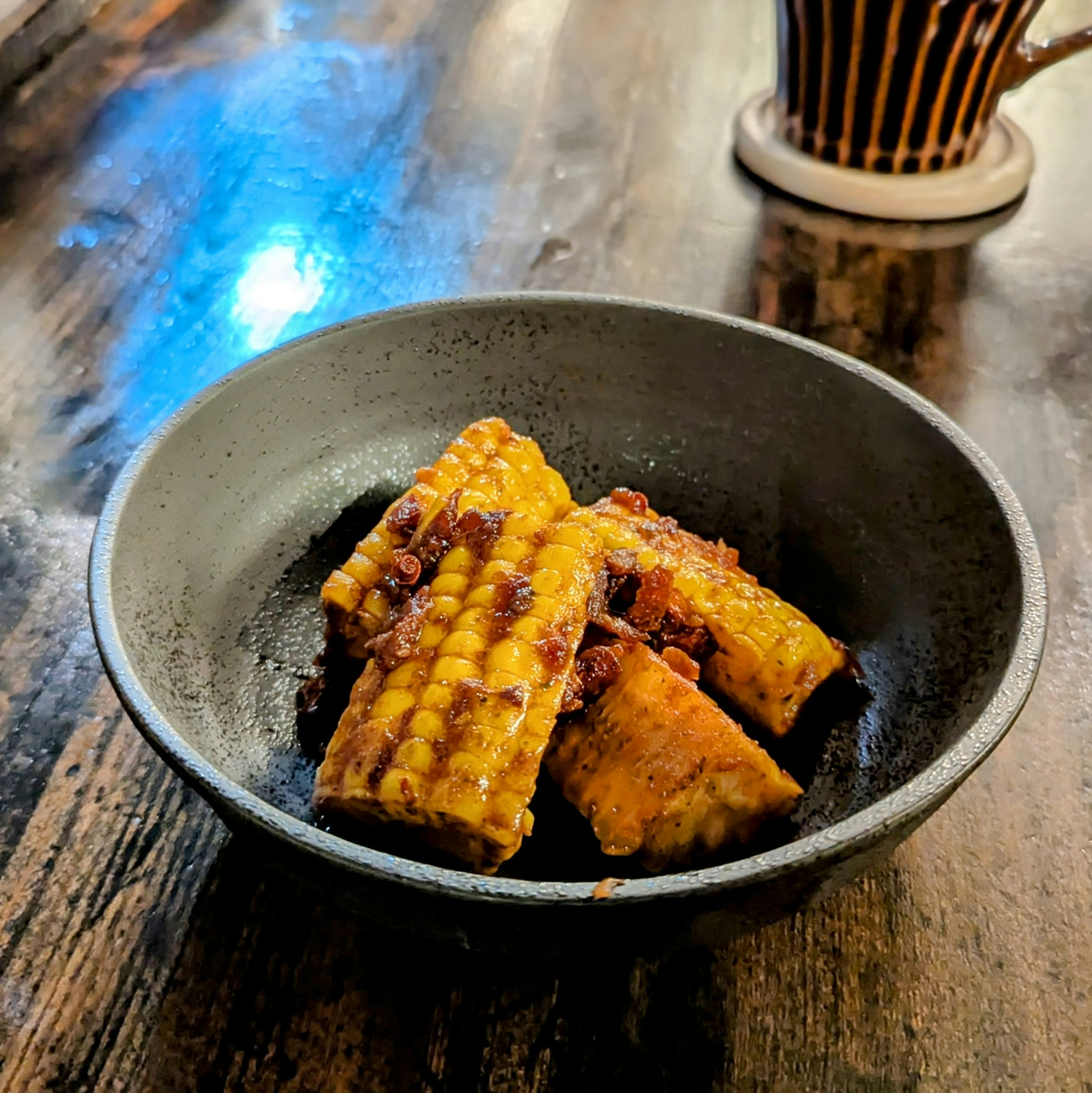 ドライトマトとアンチョビの焼きとうもろこし